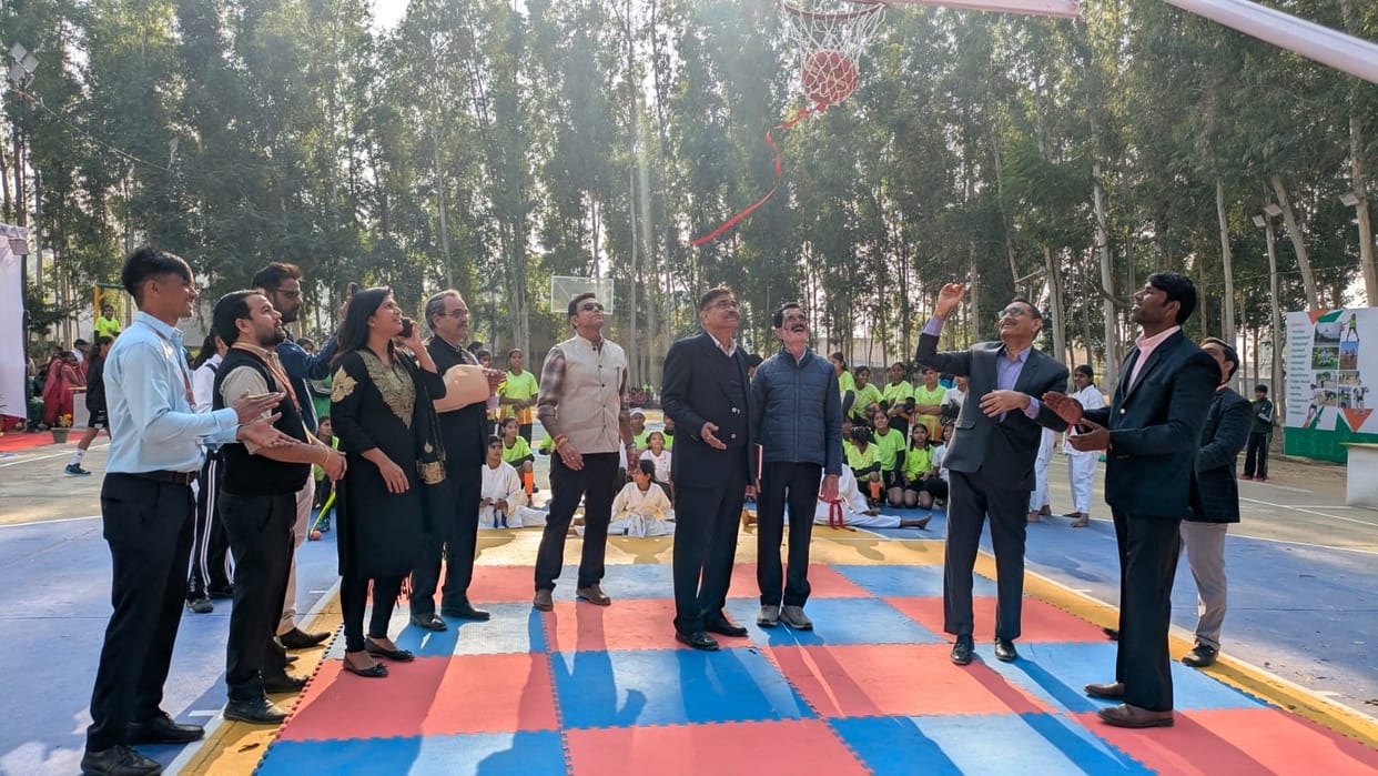 In the first match, Meerut defeated Agra by 53-38