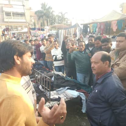 Municipal Corporation removed illegal weekly market