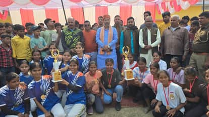 Kabaddi: Karo defeated Hata Mohalla 18-14 in the final.