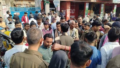 Angry farmers blocked roads after not getting urea