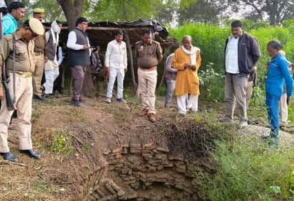 The body of a Shiksha Mitra engaged in SIR work was found floating in a well.