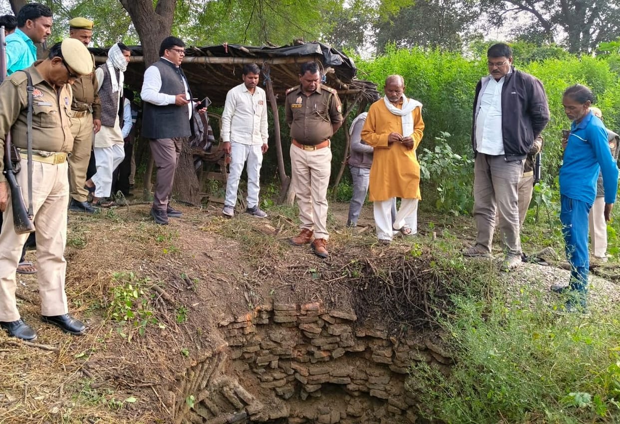 The body of a Shiksha Mitra engaged in SIR work was found floating in a well.