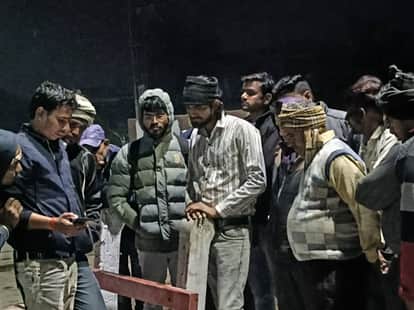 Passenger slips and falls under train, his leg amputated