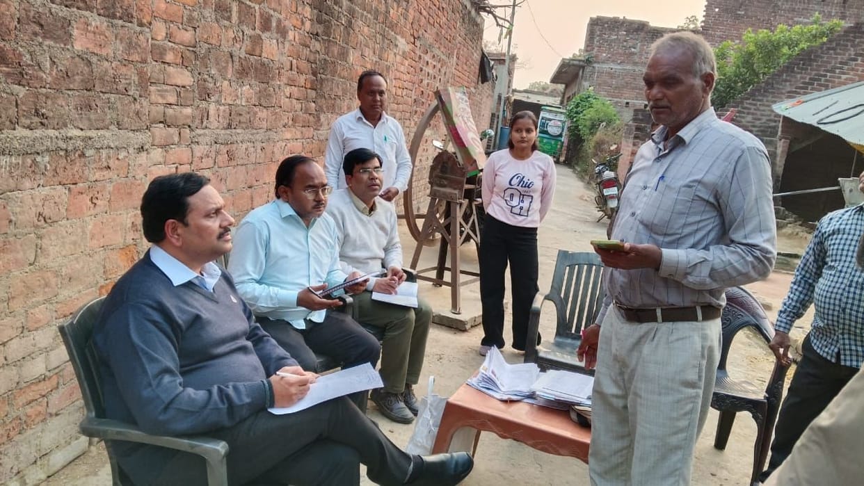 Instructions to expedite work at two polling stations with slow progress