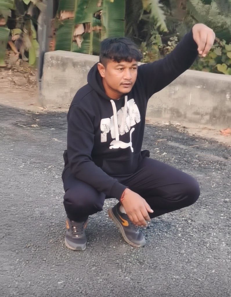 Reconstruction of Sheikhpura-Purkhas road incomplete, villagers raised questions by making video