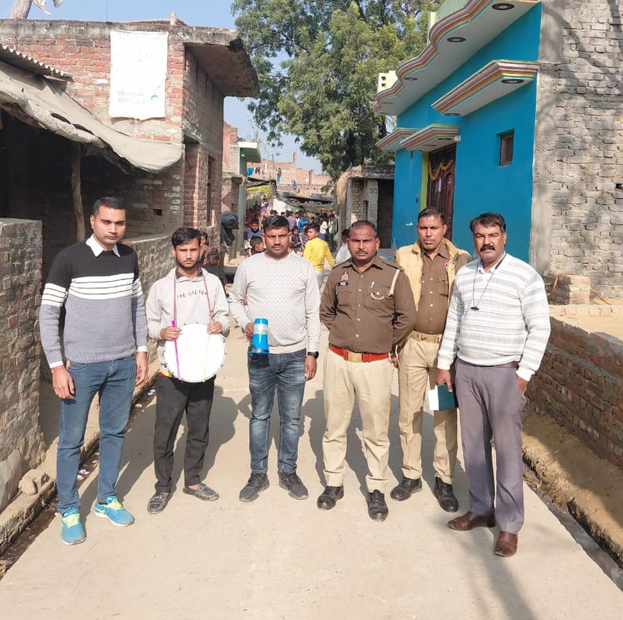 Opium smuggler declared a fugitive, attachment notice pasted