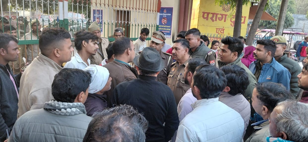 Demand for withdrawal of deed, demonstration held by placing dead body at collectorate gate