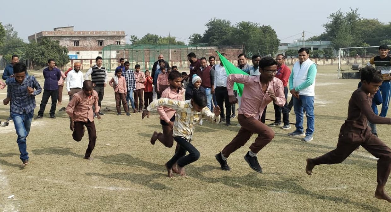 Raj wins the jalebi race, Aarti tops in touch and identify.