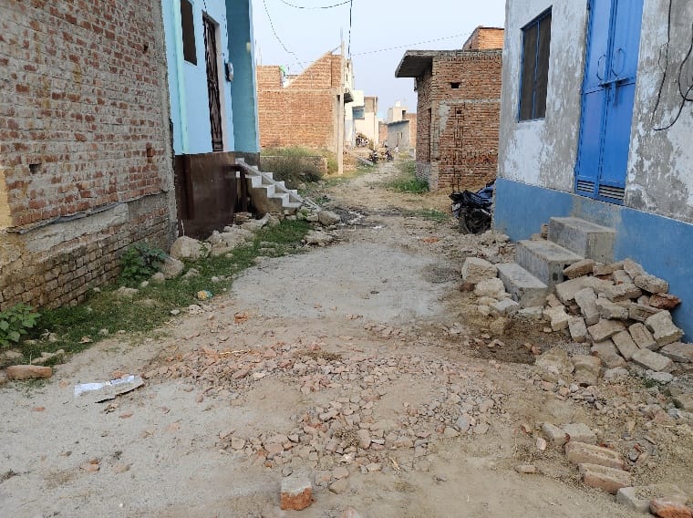 Harduaganj: Road and water problems in new settlements