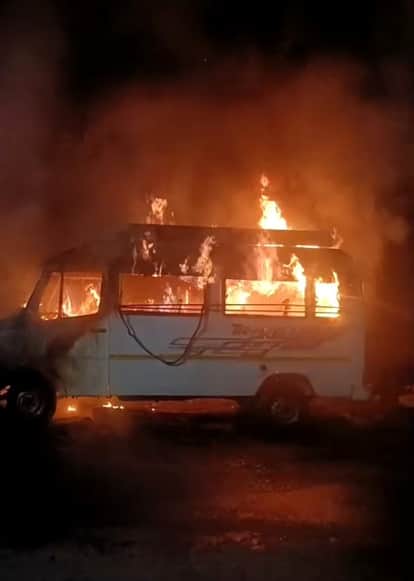 tempo traveller parked on the highway caught fire, a car also burnt.