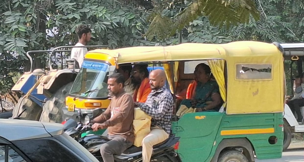 The closure of Gorakhpur bus service due to the harvesting increased the trouble.