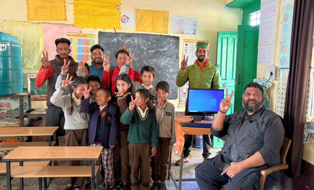 Computers given to Barsanghad School of Sainj