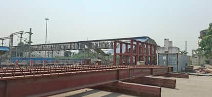 The railway station will get the gift of escalators in February