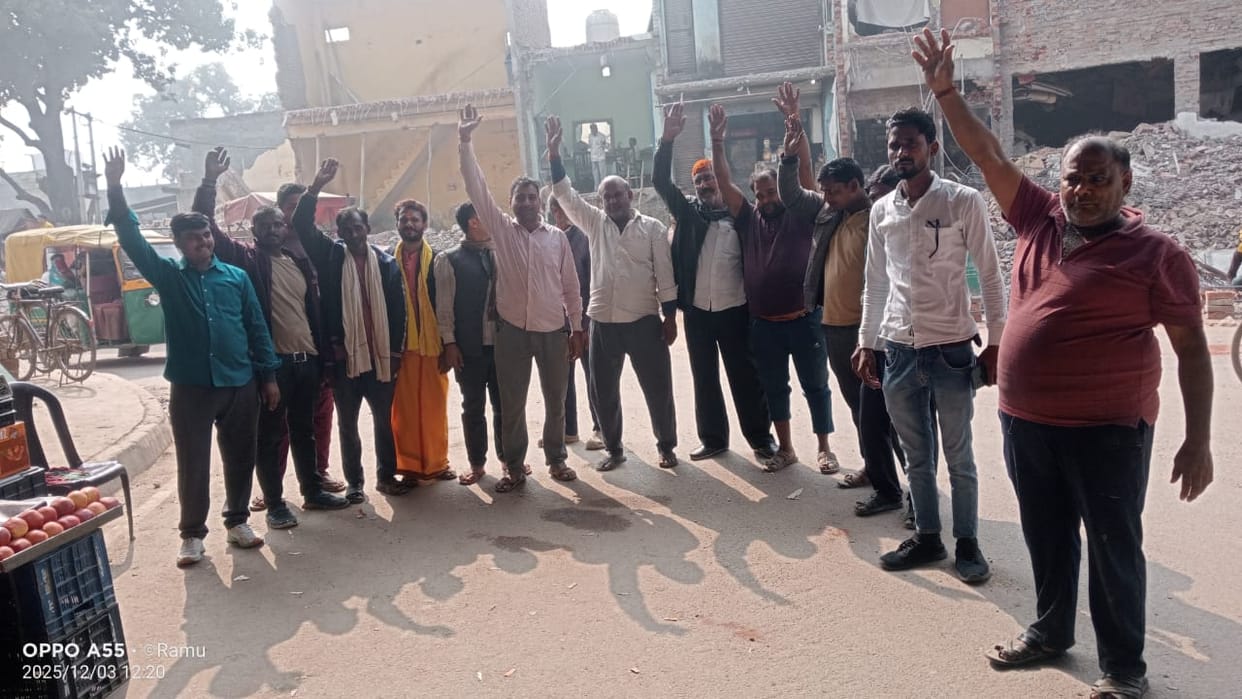Demand for running a bus from Manjhanpur to Lucknow intensifies
