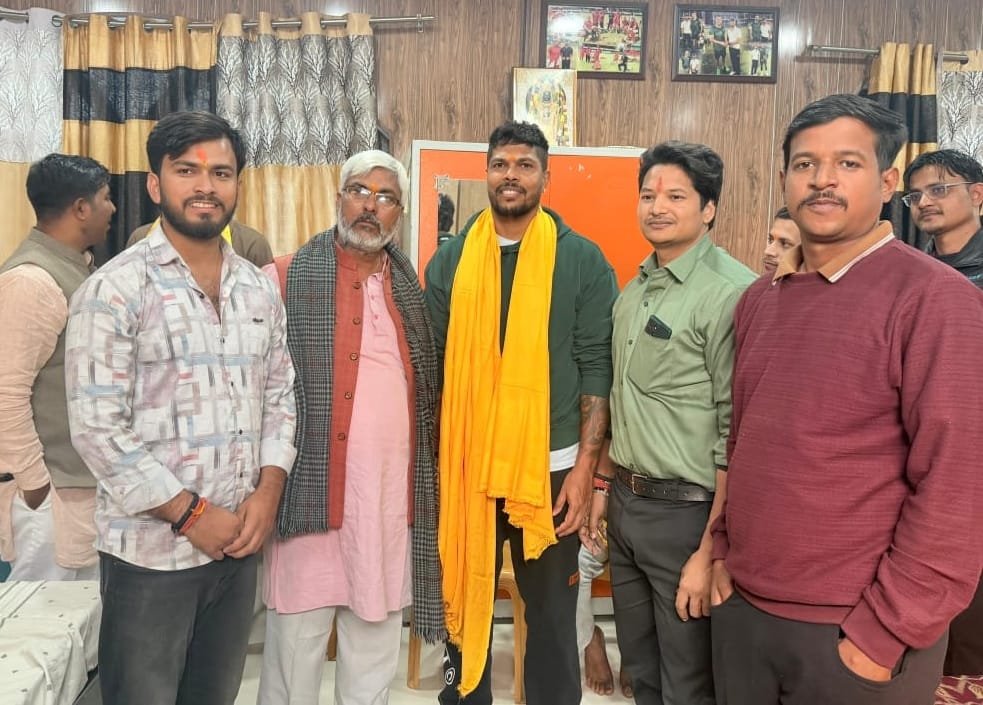 Cricketer Umesh Yadav visited Ramlala