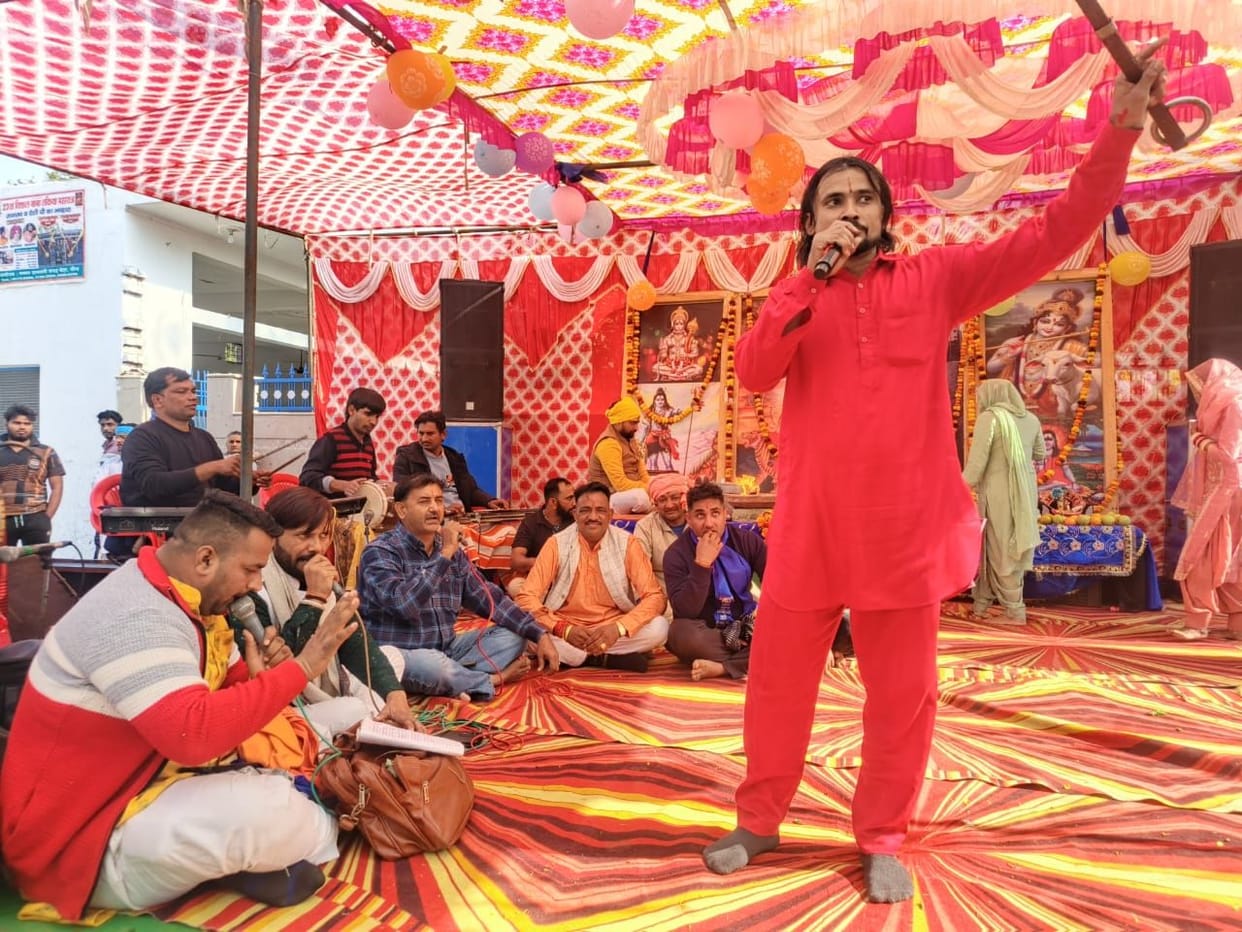 Devotees danced in kirtan at Baba Takiya Temple