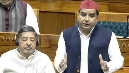 The 18-km road between Azamgarh and Varanasi should be made four-lane.