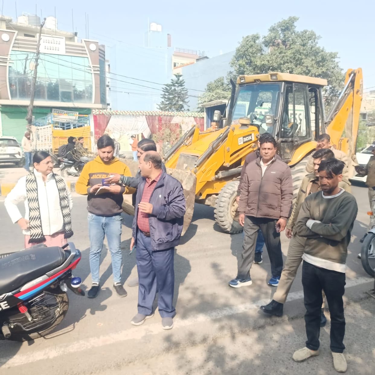 The corporation team confiscated the goods and demolished the encroachments