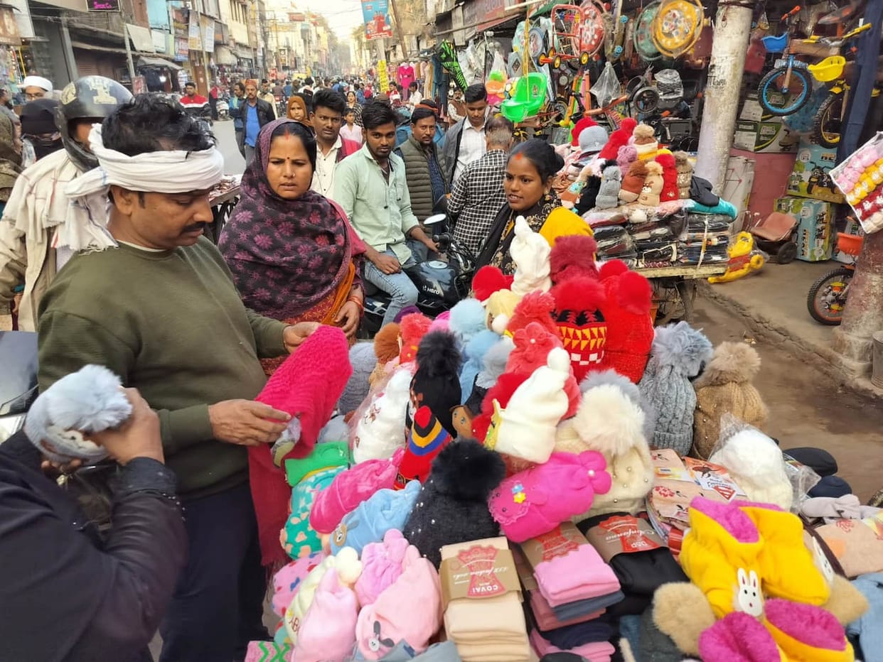 Cold weather brings back the warmth of warm clothes market