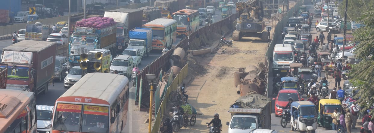 Metro barricades cause vehicles to be stuck on highway for 4 hours