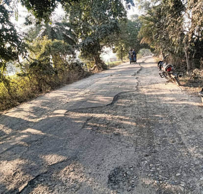 Kachla-Sahaswan road will be widened