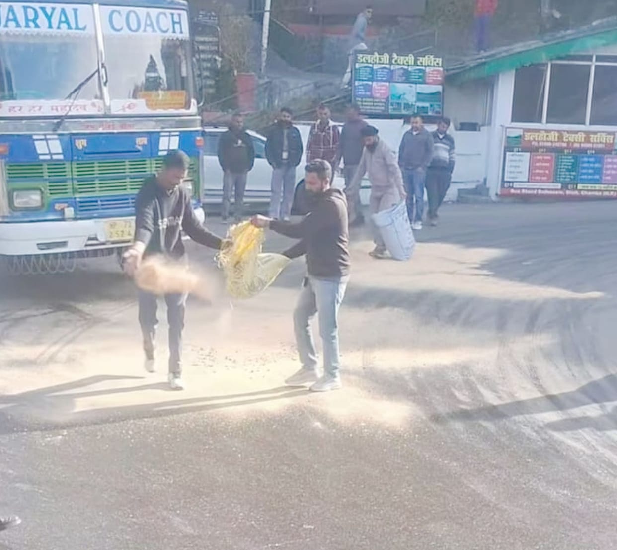 Oil spilled on the road in Dalhousie, causing two-wheelers to skid.