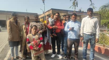 ECCE Educator Recruitment: Candidates demonstrated at the Collectorate and submitted a memorandum.