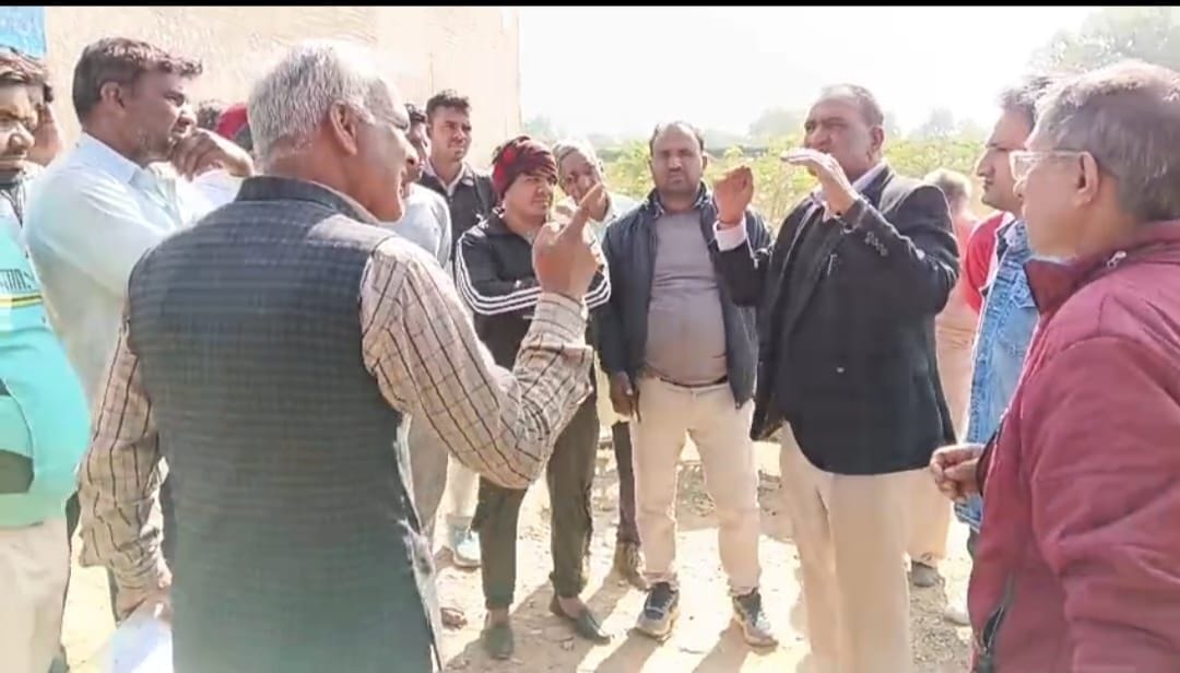 Troubled by power problems, farmers staged a protest