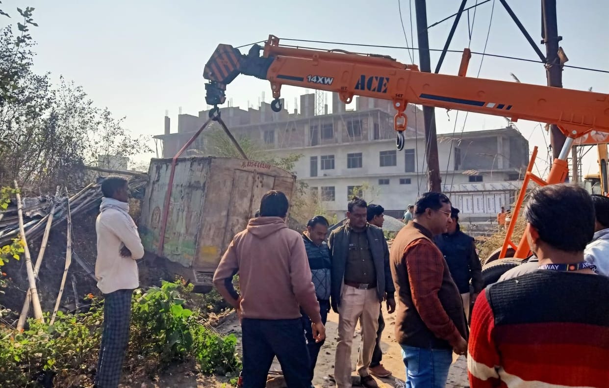 Encroachments removed from railway land