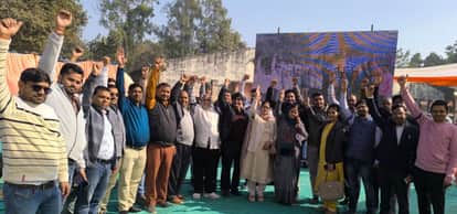 The protest by the Gram Panchayat officials continued for the third day.