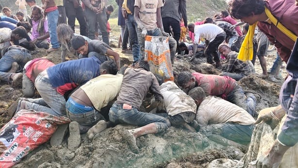 bihar news looting banned thai maghur fish after destroyed madhepura bihar police