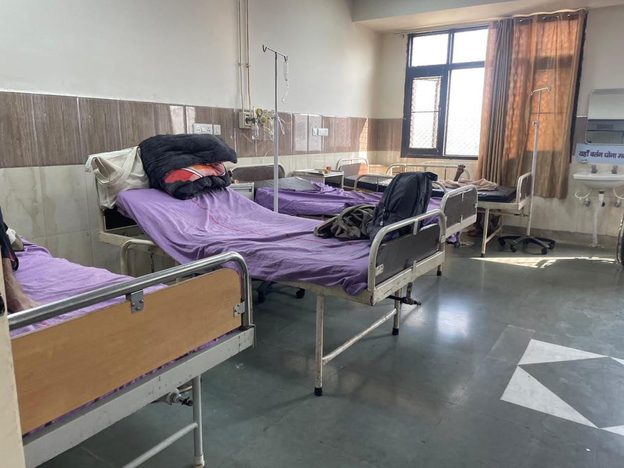 Bed sheets not changed for a week, risk of infection