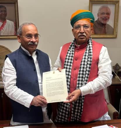 MPs met the Union Law Minister demanding a High Court bench in UP.