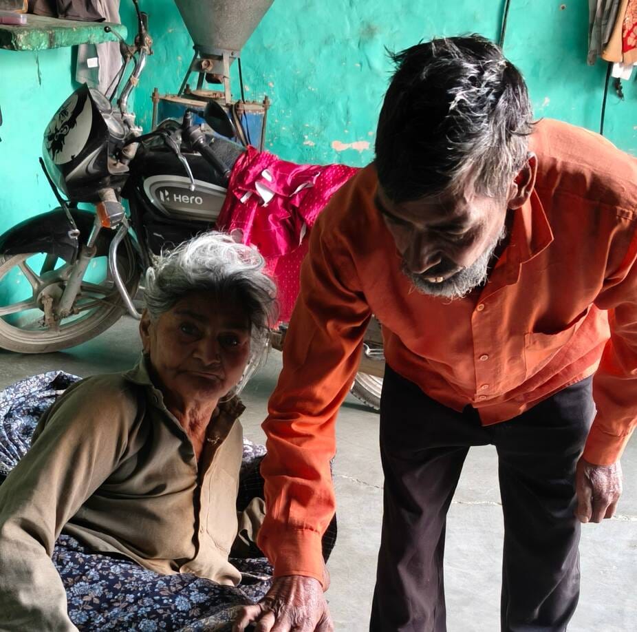 A group of monkeys attacked two women, injuring two.