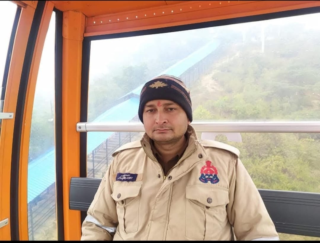 Policeman dies of cancer, given a respectful farewell in his village