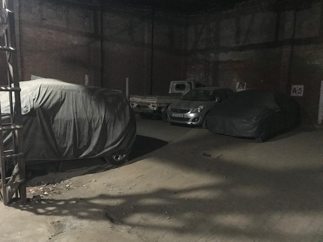 Parking business is growing rapidly, people are earning money from vacant land.