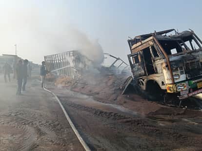 Accident on National Highway 152D: Two trucks collided and caught fire, driver and operator burned alive.