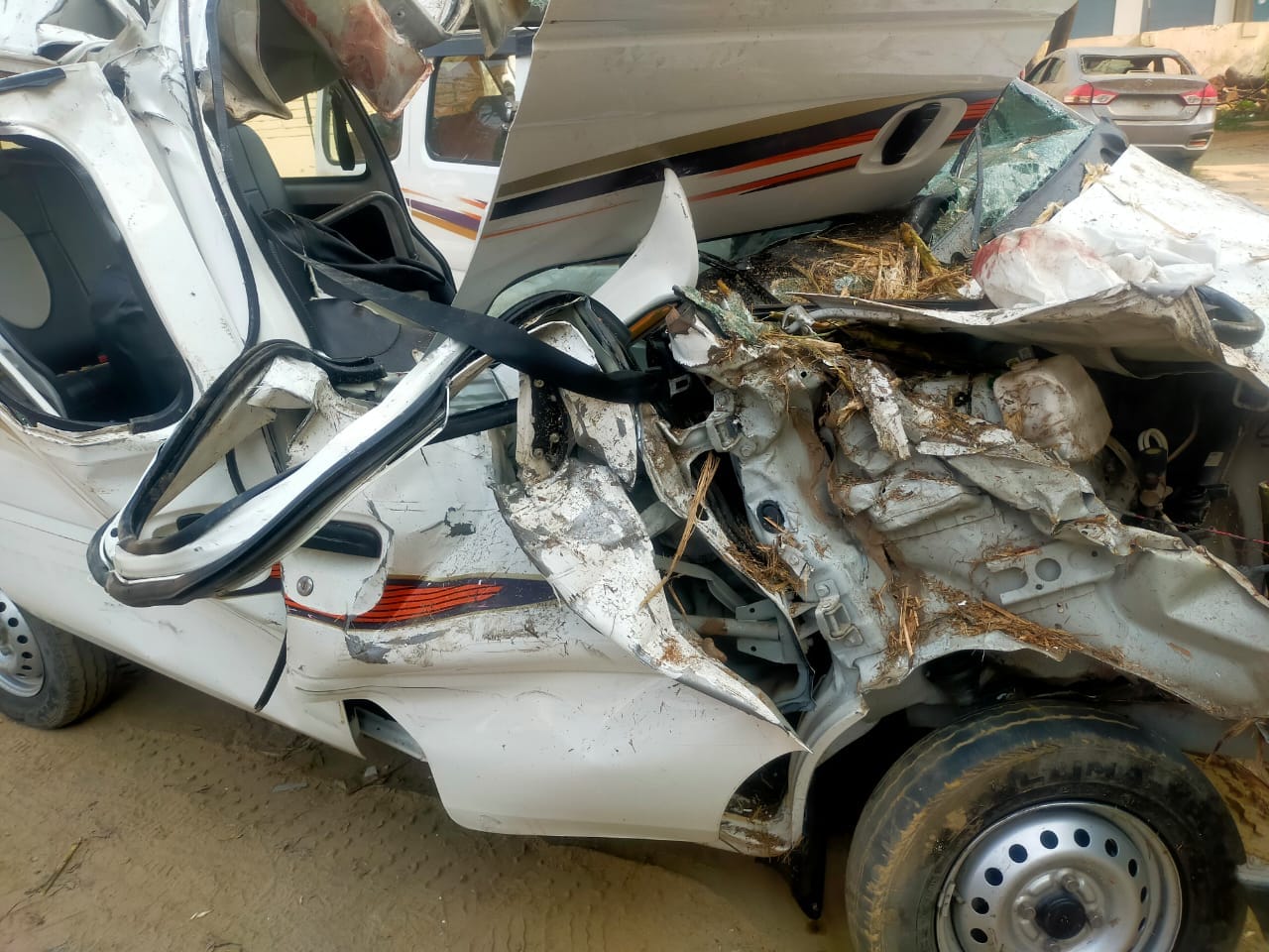 Two cars ram into a sugarcane-laden truck from behind, injuring 13 wedding guests