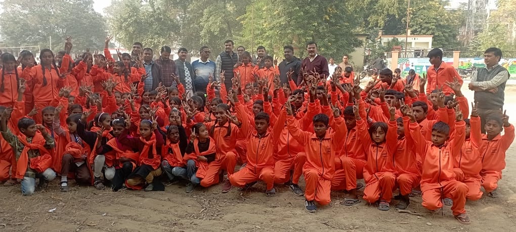 Track suits given to 400 players