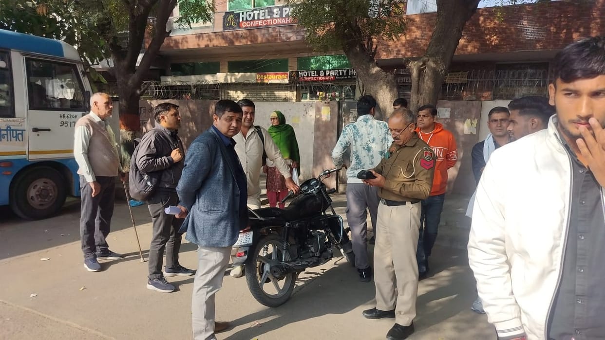 Private vehicles were prohibited from entering the bus stand premises, and three were fined.