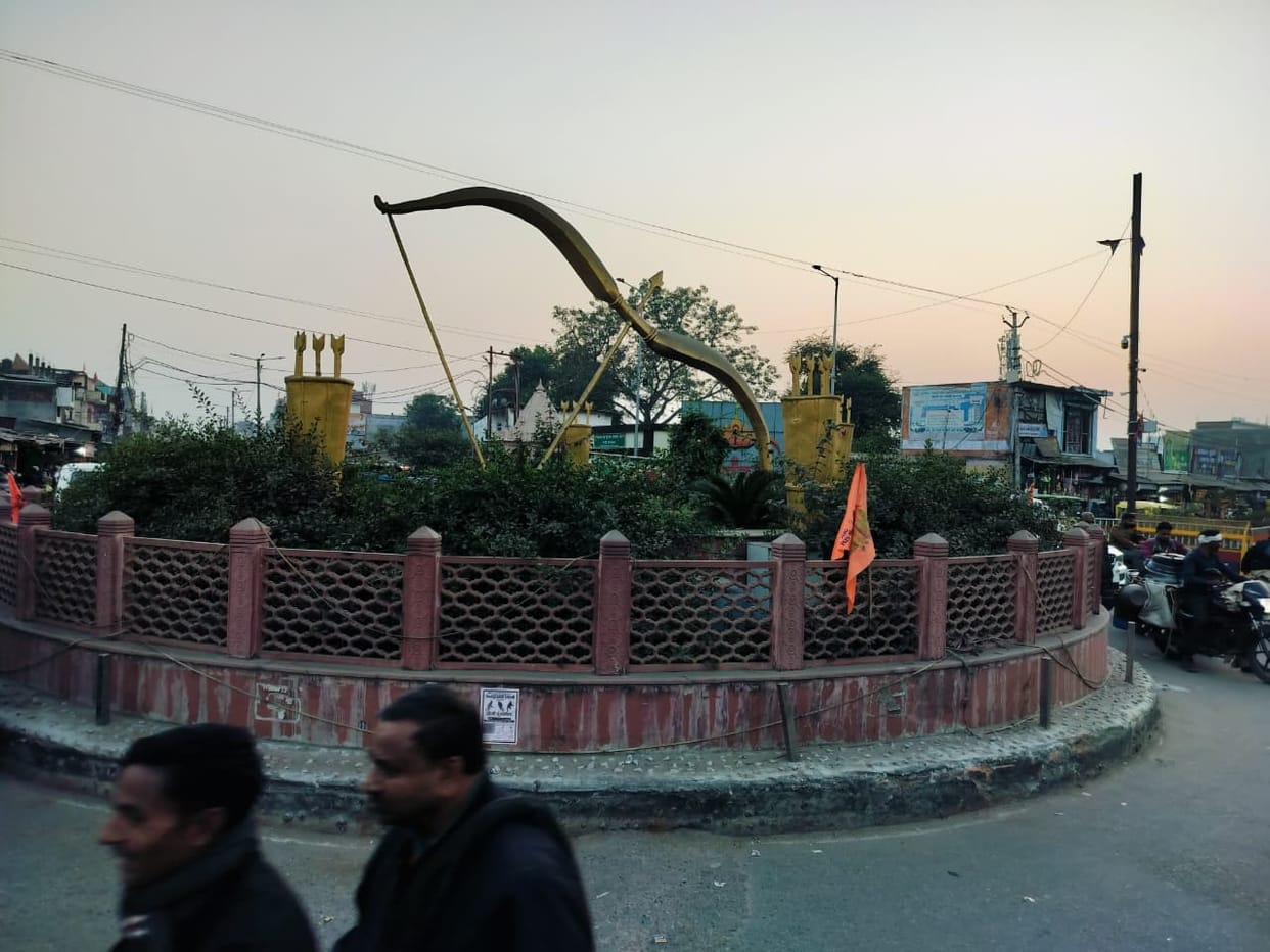 Dhanush and Shankh Square look ugly instead of beautiful.