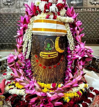 Ujjain Mahakal: The system for offering garlands to Mahakal in the temple has been changed.