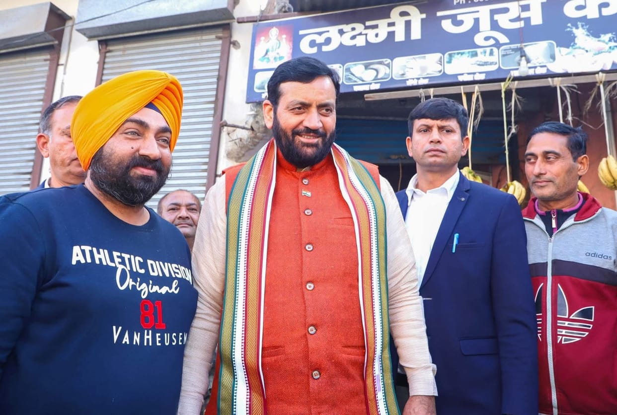 Convoy stopped and met people CM, discussed development
