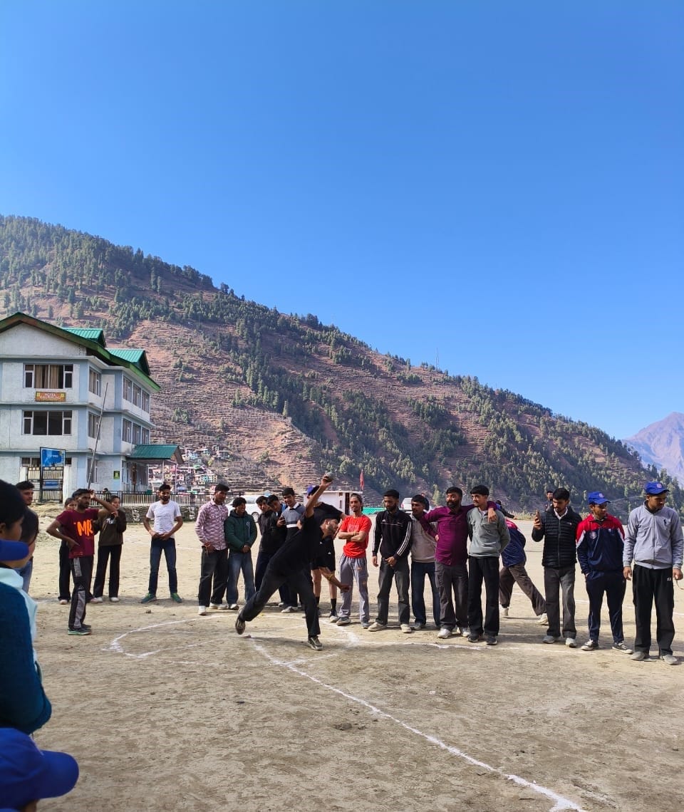 Khushi first in women's 100 meter race competition