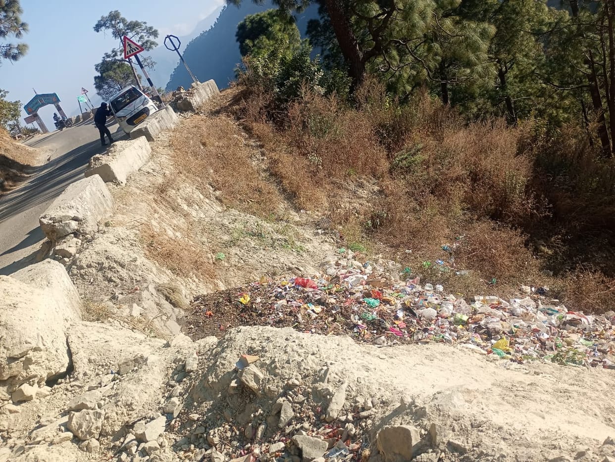 Despite the presence of dustbins in Bhatraunjkhan, garbage is being thrown in the open.