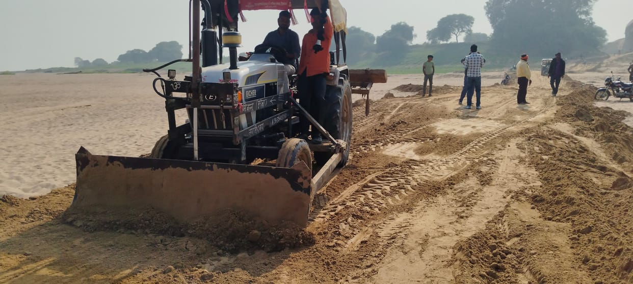 agra news pinahat usait bridge contruction