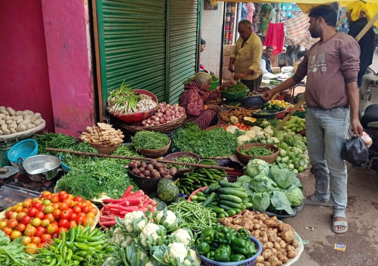 Green vegetables remain expensive even in winter, tomato prices fall