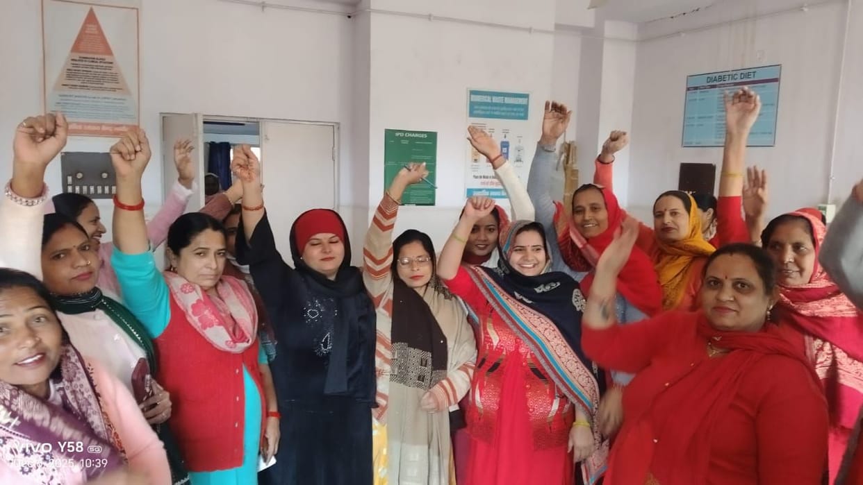The government is depriving people of benefits by considering them volunteers instead of workers: Sunita