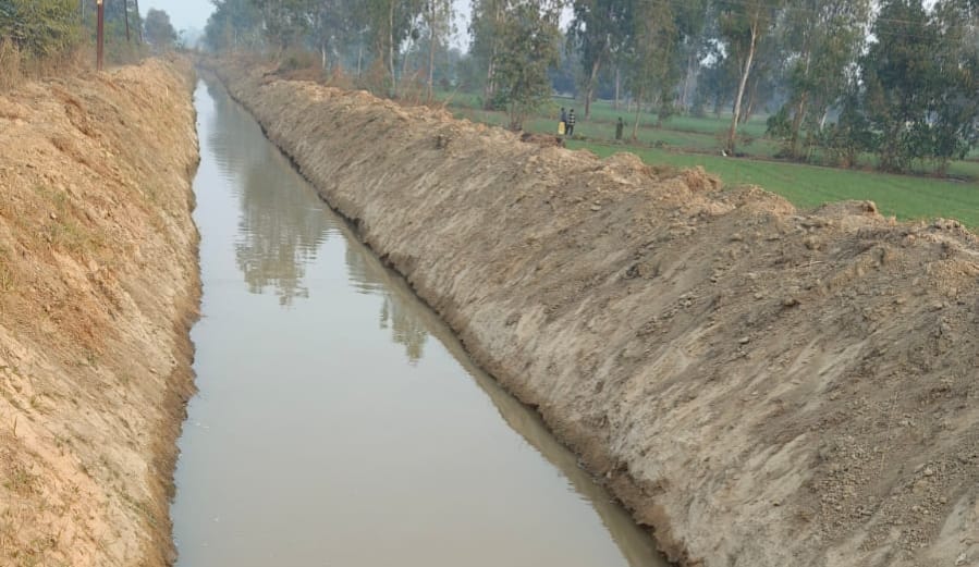 Water released in the canal, a wave of happiness among the farmers