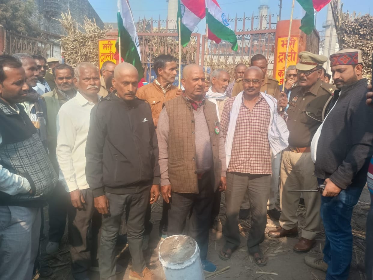 Farmers shaved their heads in protest over non-payment of sugarcane dues